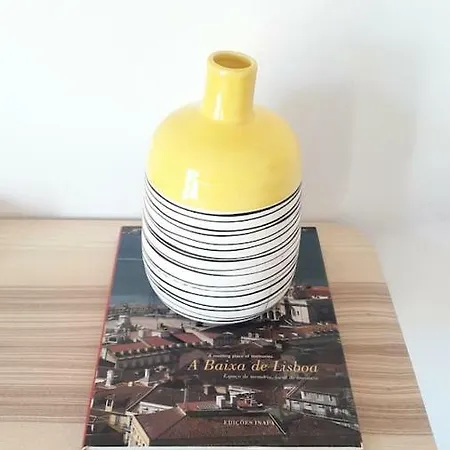 아파트 Modern Cosy Flat With Terrace In Campo De Ourique.