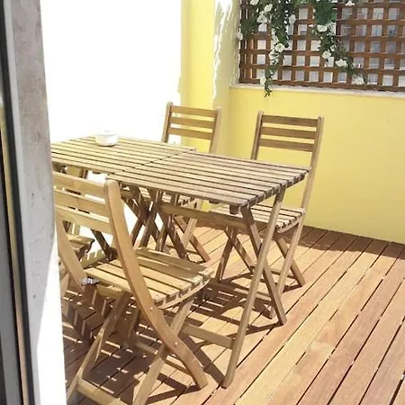 아파트 Modern Cosy Flat With Terrace In Campo De Ourique. 리스본