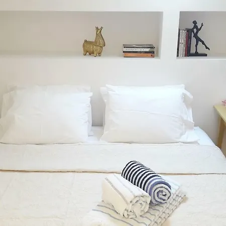 Modern Cosy Flat With Terrace In Campo De Ourique. * Lisbon