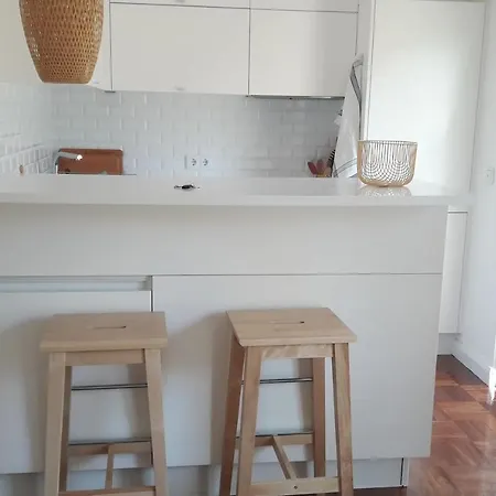 Modern Cosy Flat With Terrace In Campo De Ourique. アパート リスボン