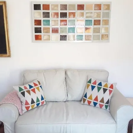 Modern Cosy Flat With Terrace In Campo De Ourique. Apartment *