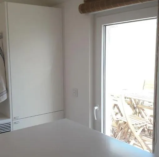 Apartment Modern Cosy Flat With Terrace In Campo De Ourique. *