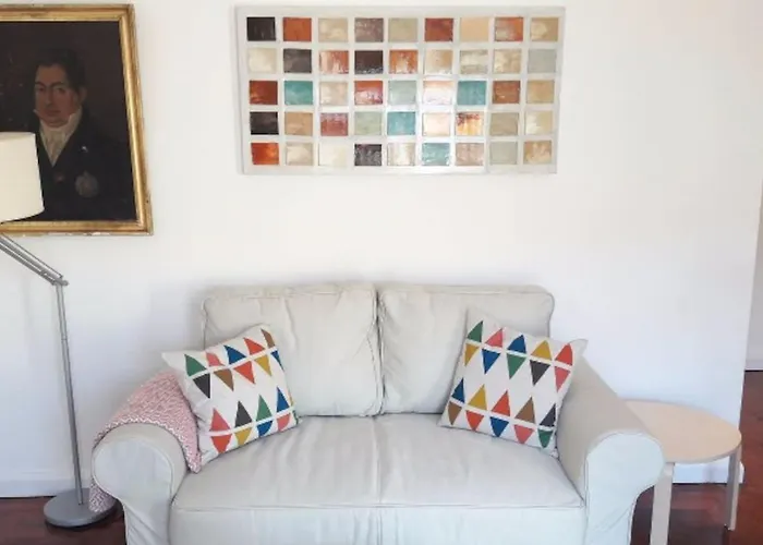 Modern Cosy Flat With Terrace In Campo De Ourique. Apartment *