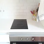 Daire Modern Cosy Flat With Terrace In Campo De Ourique. Lisboa