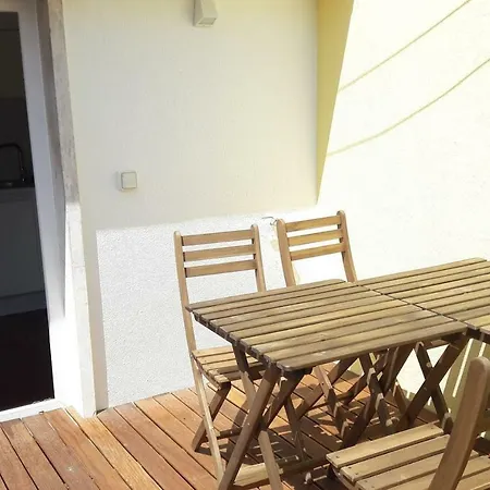 Modern Cosy Flat With Terrace In Campo De Ourique. Apartament Lizbona