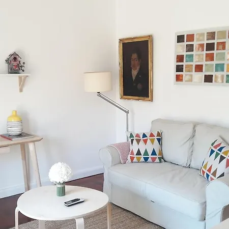 Modern Cosy Flat With Terrace In Campo De Ourique. Apartman Lisboa